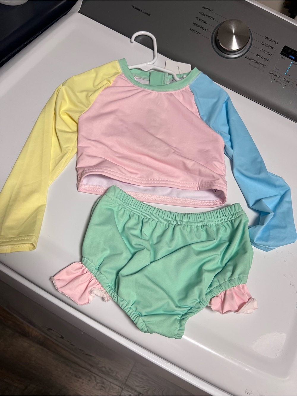 Abby & Evie Girls' Pastel Color-Block Long Sleeve Rash Guard Swim Set